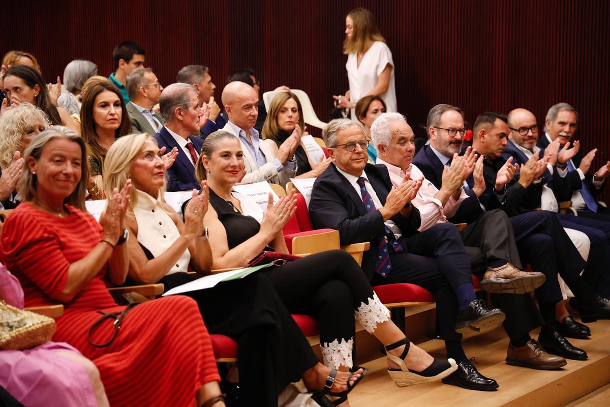 La Asociación Española Contra el Cáncer (AECC) en Córdoba entrega sus segundos premios  María Cañas