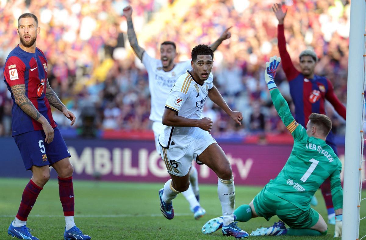 Bellingham celebra el 1-2 en Montjuïc.