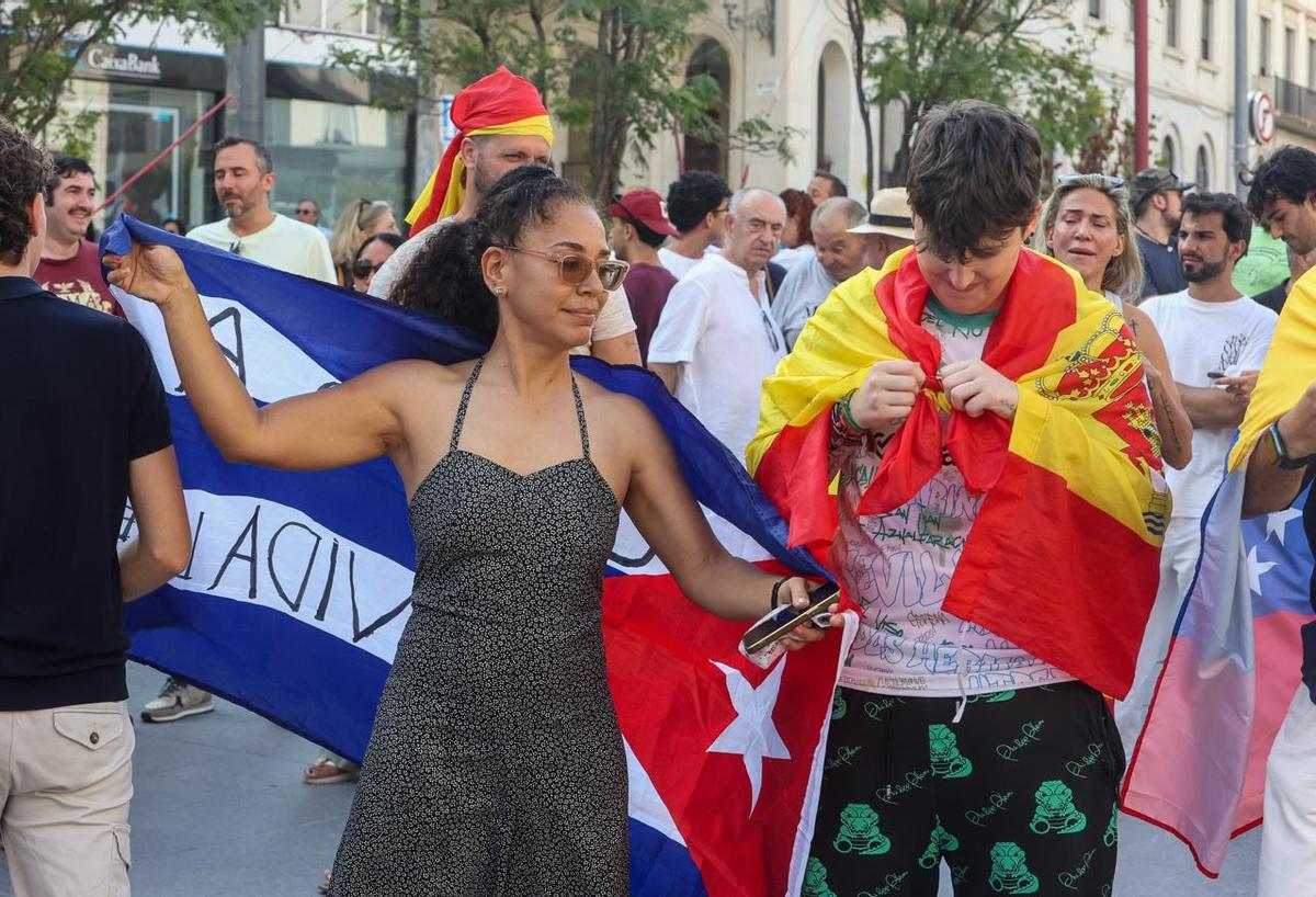 La movilización de Alicante en apoyo a Ceuta, en imágenes