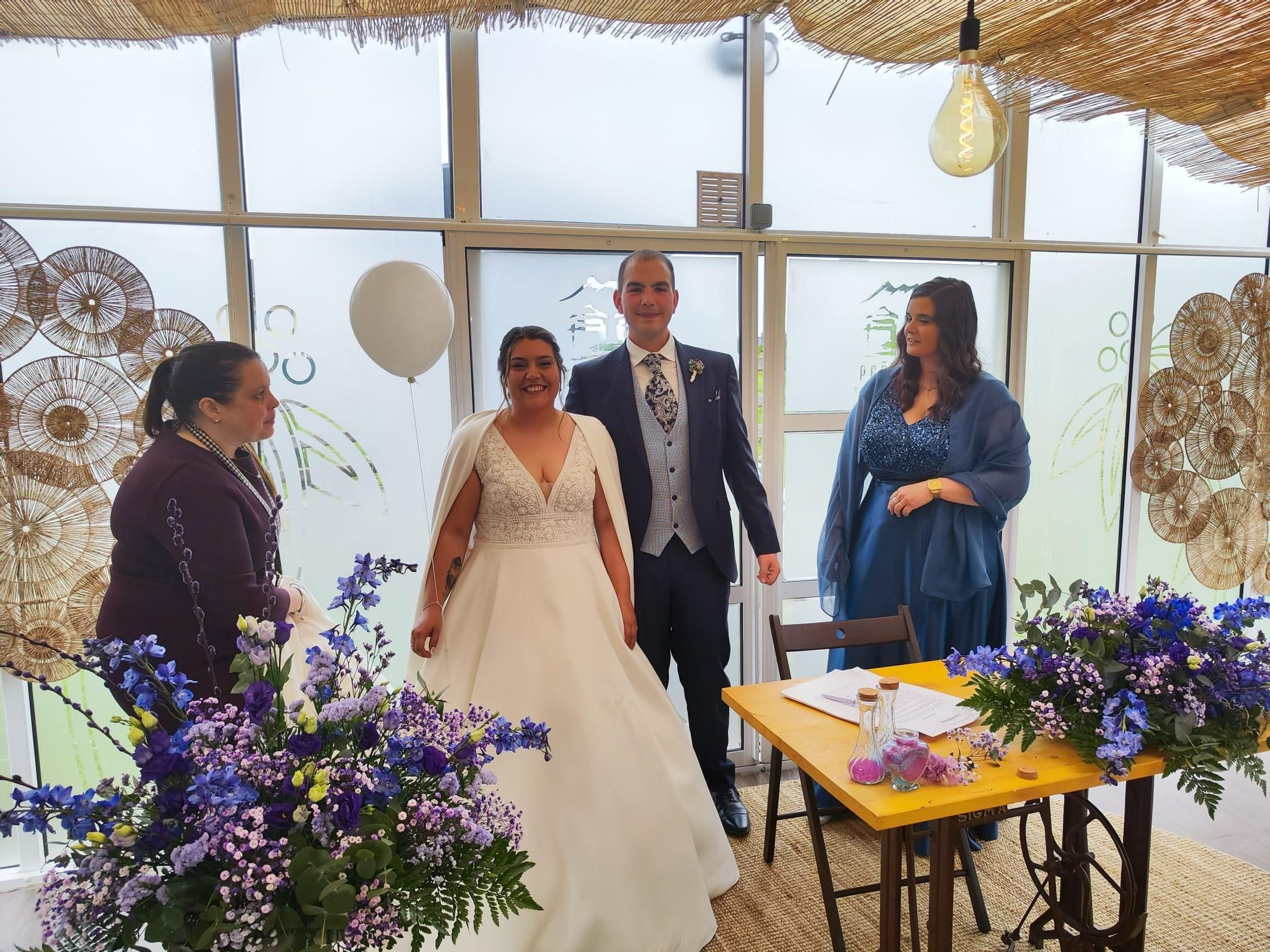 La boda de María y Adrián, en imágenes