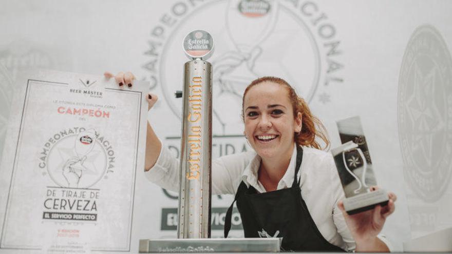 Desirée Carrera fue campeona andaluza en tirar cerveza.