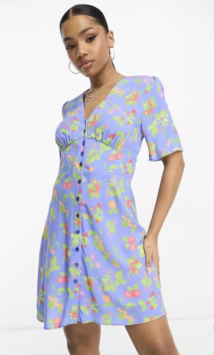 Vestido corto azul fruncido con estampado de frutas Alexa de Nobody's Child
