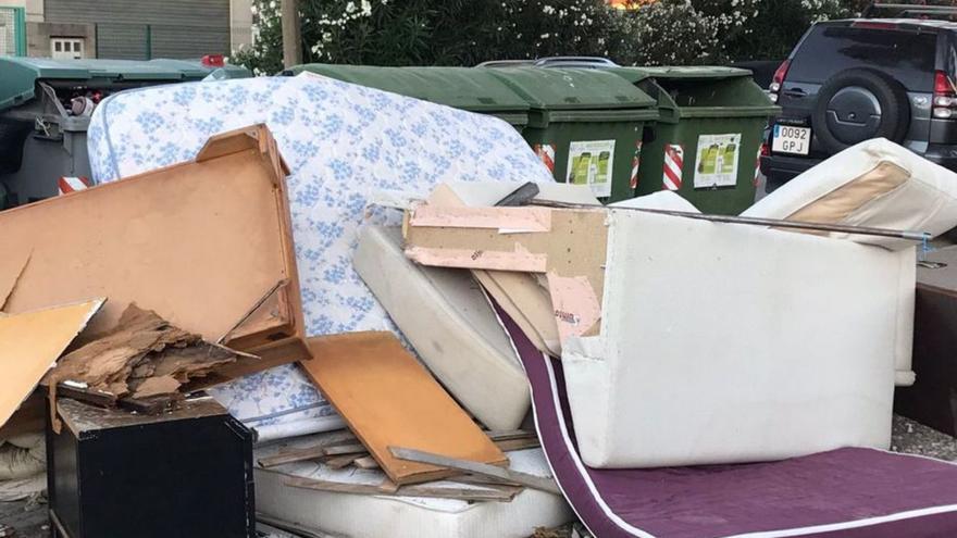 Els veïns de Griells de l’Estartit protesten per la manca de neteja