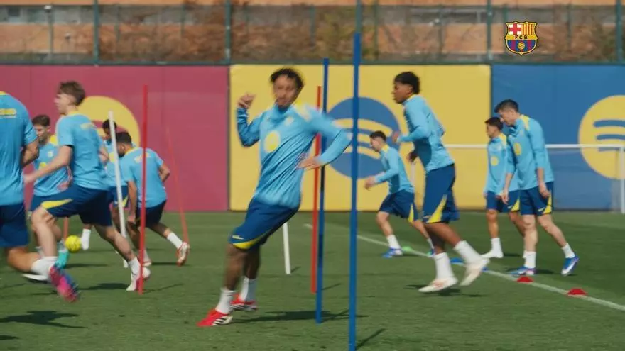 Lamine Yamal entrena con normalidad este viernes y está a disposición de Flick