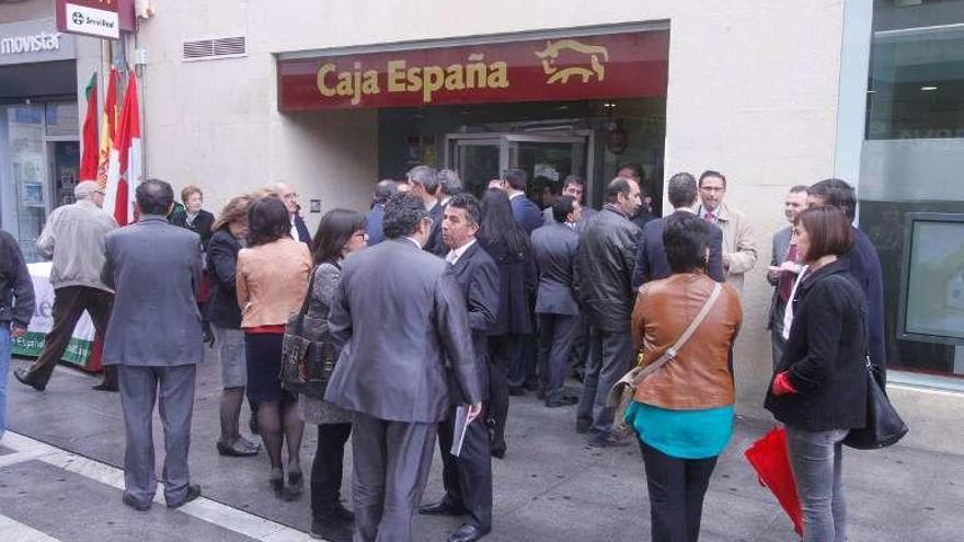 Protesta de los empleados de Caja España en 2014.