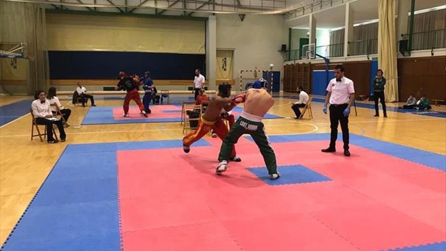 Ejea disfruta con el Campeonato de Aragón de Kickboxing