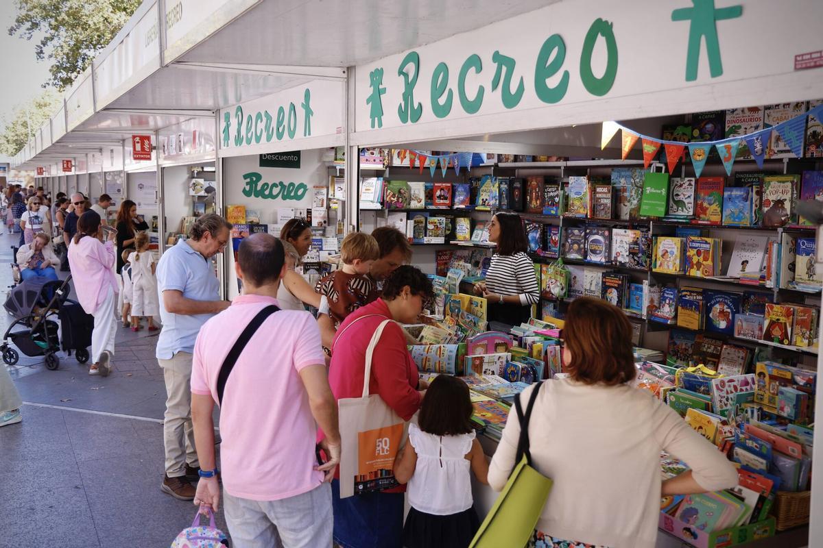 Imagen de archivo de la última edición de la Feria del Libro de Córdoba, en el Bulevar Gran Capitán.