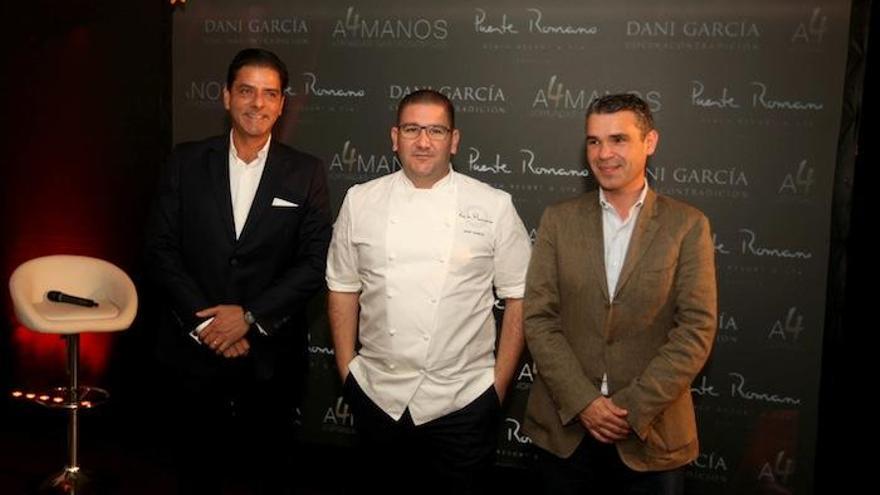 El director de Puente Romano, Jorge Manzur, el chef Dani García y el alcalde de Marbella, José Bernal.