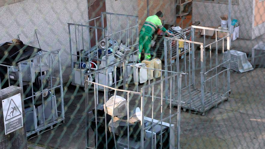 Crisis y mercado de segunda mano reducen la basura tecnológica en 2.000 toneladas