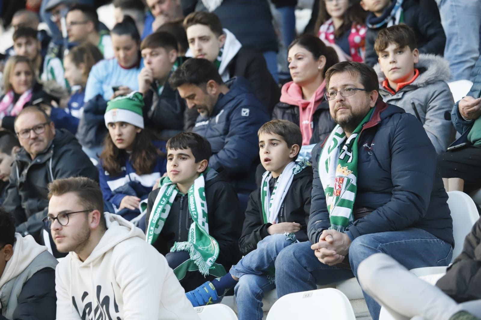 La afición blanquiverde en El Arcángel en el Córdoba CF- Real Madrid Castilla