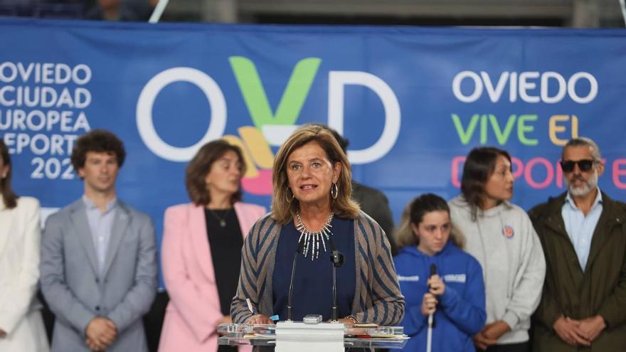Los campos de Tensi estarán listos antes del invierno, compromete la edil de Deportes en Oviedo