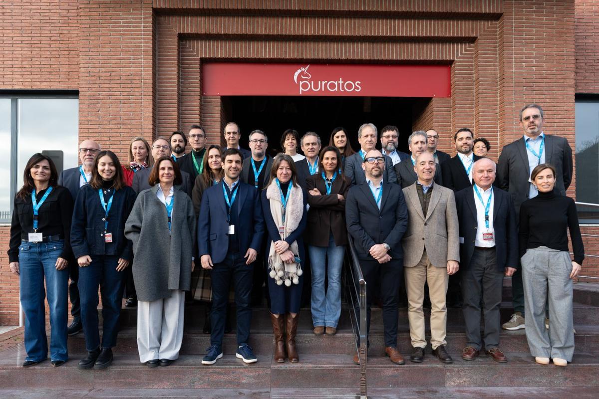 Ponents i assitents a l’acte del Marca Girona a la seu de Puratos, a Sils.