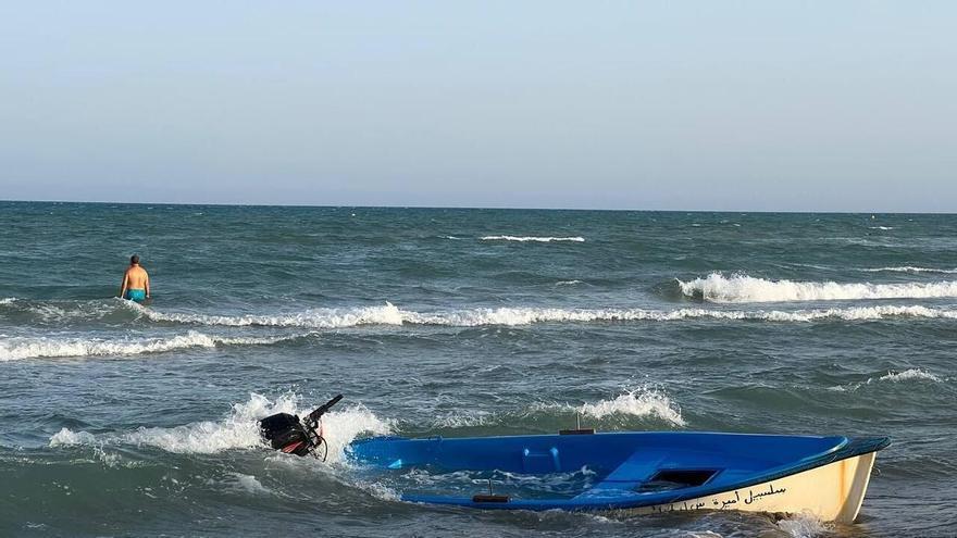 Condenados los dos patrones de una patera con trece inmigrantes interceptada frente a Alicante