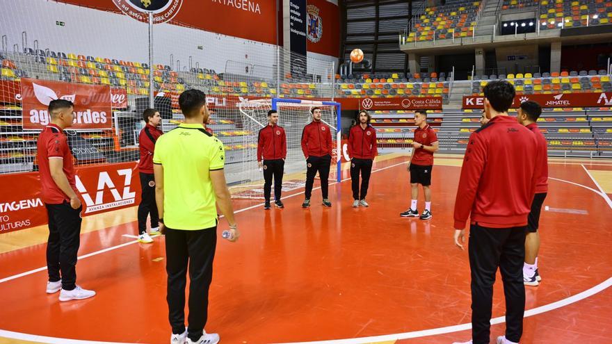 La plantilla del Jimbee, en el Palacio delos Deportes.