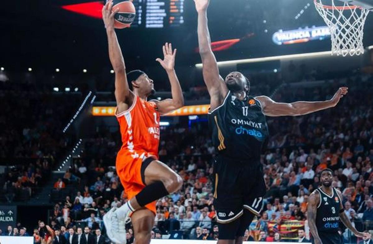El Valencia Basket celebra una canasta en su histórica temporada en Euroliga