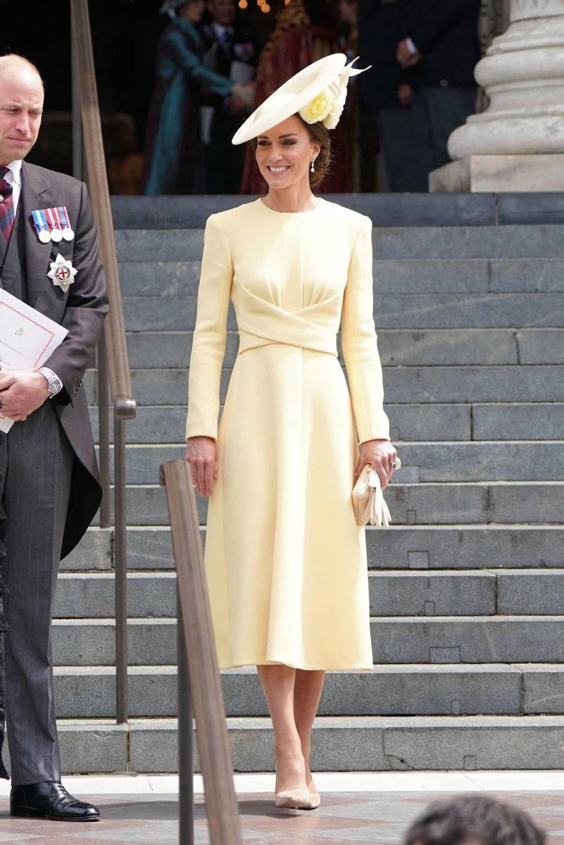 Kate Middleton con vestido amarillo de Emilia Wickstead