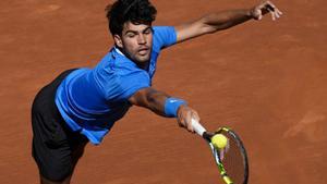 Alcaraz venç Virtanen en una estrena incòmoda