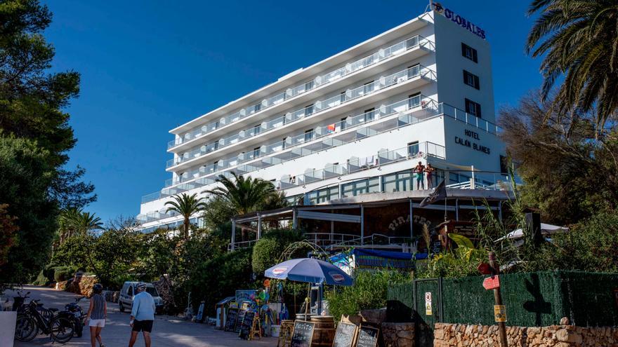 El «desafío» de completar plantillas de los hoteles de Ibiza por la falta de vivienda