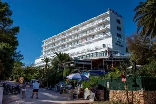 El «desafío» de completar plantillas de los hoteles de Ibiza por la falta de vivienda