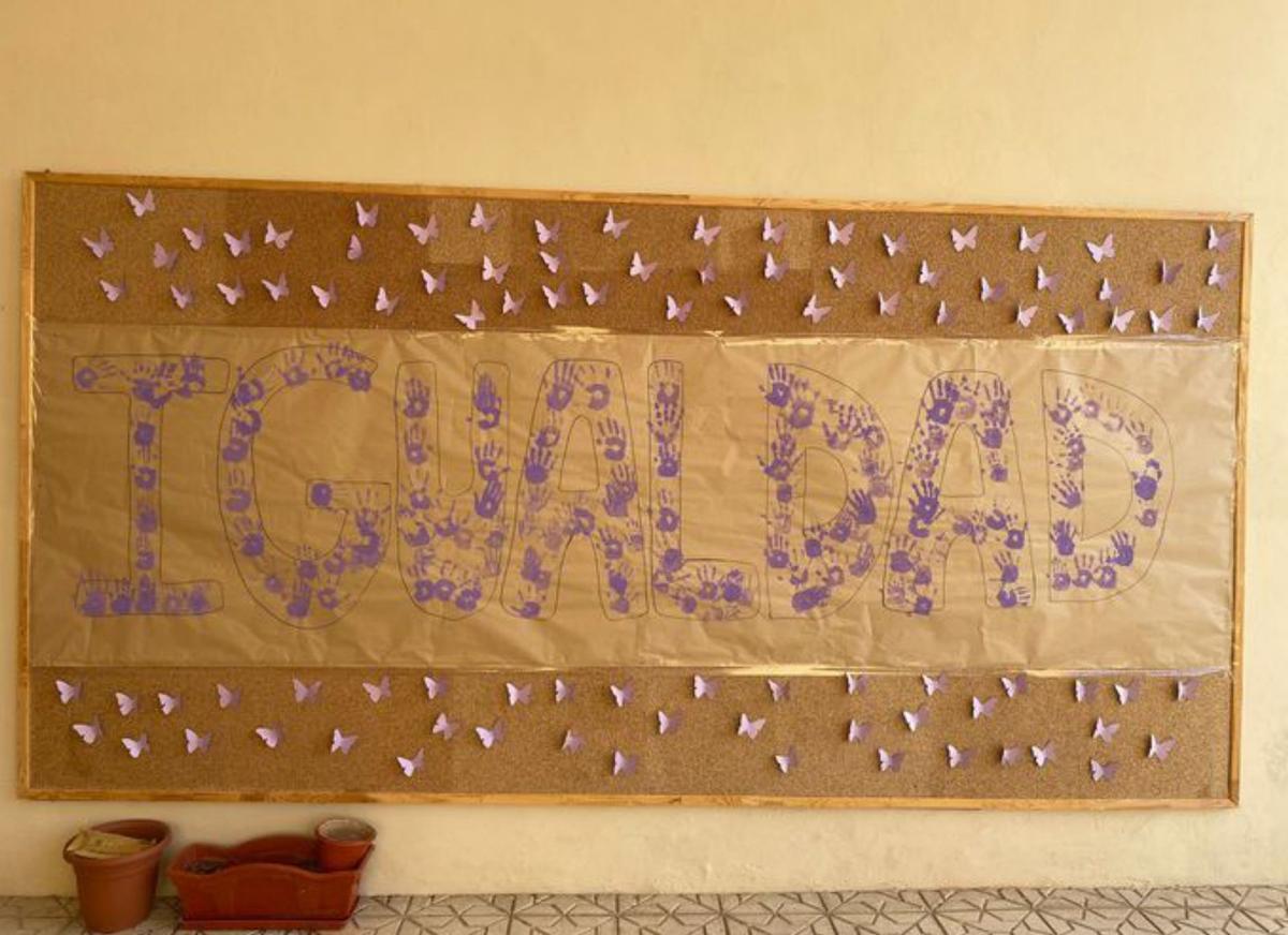 Desde el taller de memoria se realizó un mural. | SERVICIO ESPECIAL
