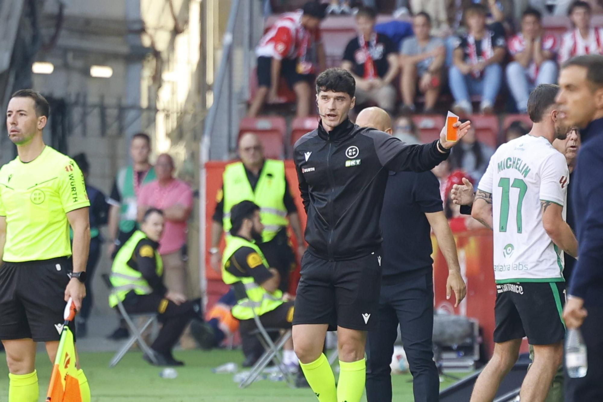 EN IMÁGENES: El partido del Sporting- Racing de Santander en El Molinón