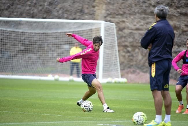 Entrenamiento de la UD Las Palmas en Barranco ...