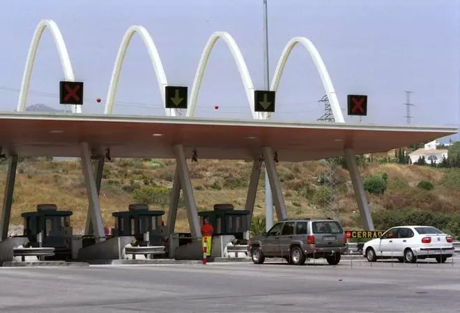 Hallan 108 kilos de hachís en el camión robado en plena autopista de la Costa del Sol