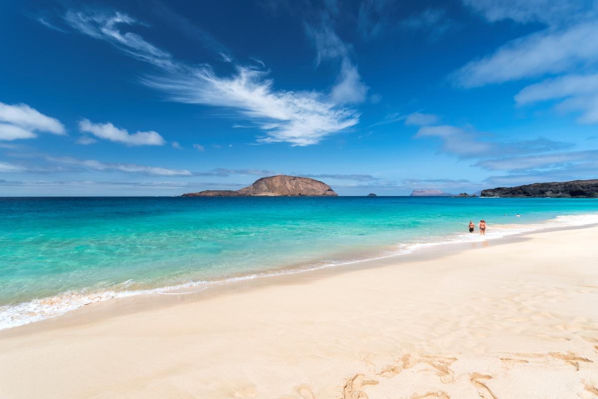 La playa de La Graciosa, una de las más imponentes de la isla.