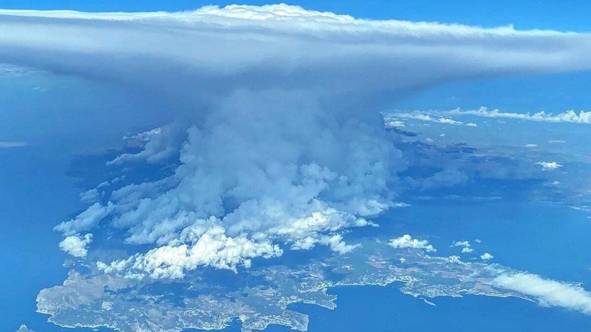 La supuesta foto aérea de la tormenta sobre Mallorca... que no lo es