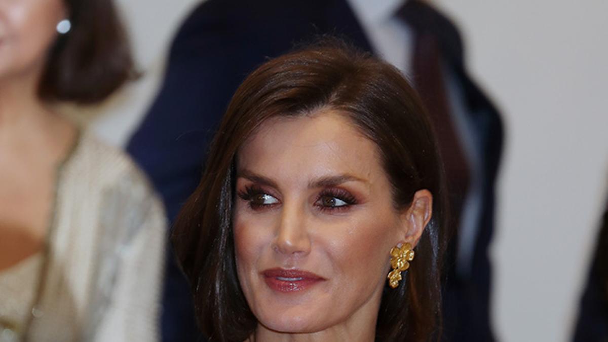 Letizia Ortiz con vestido nuevo de Dries Van Noten