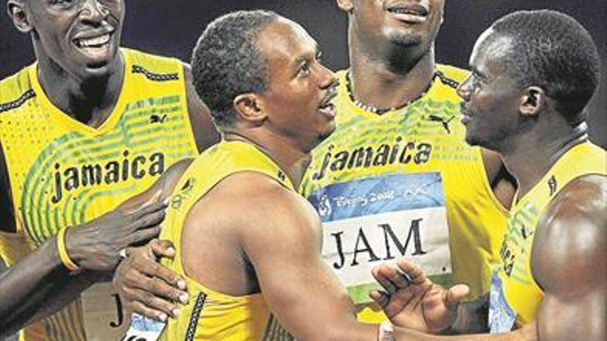 Bolt pierde una de sus nueve medallas