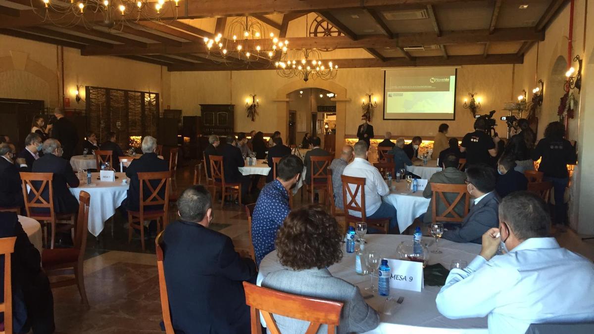 El encuentro se ha desarrollado esta mañana en los salones de la Bodega Heretat de Cesilia.