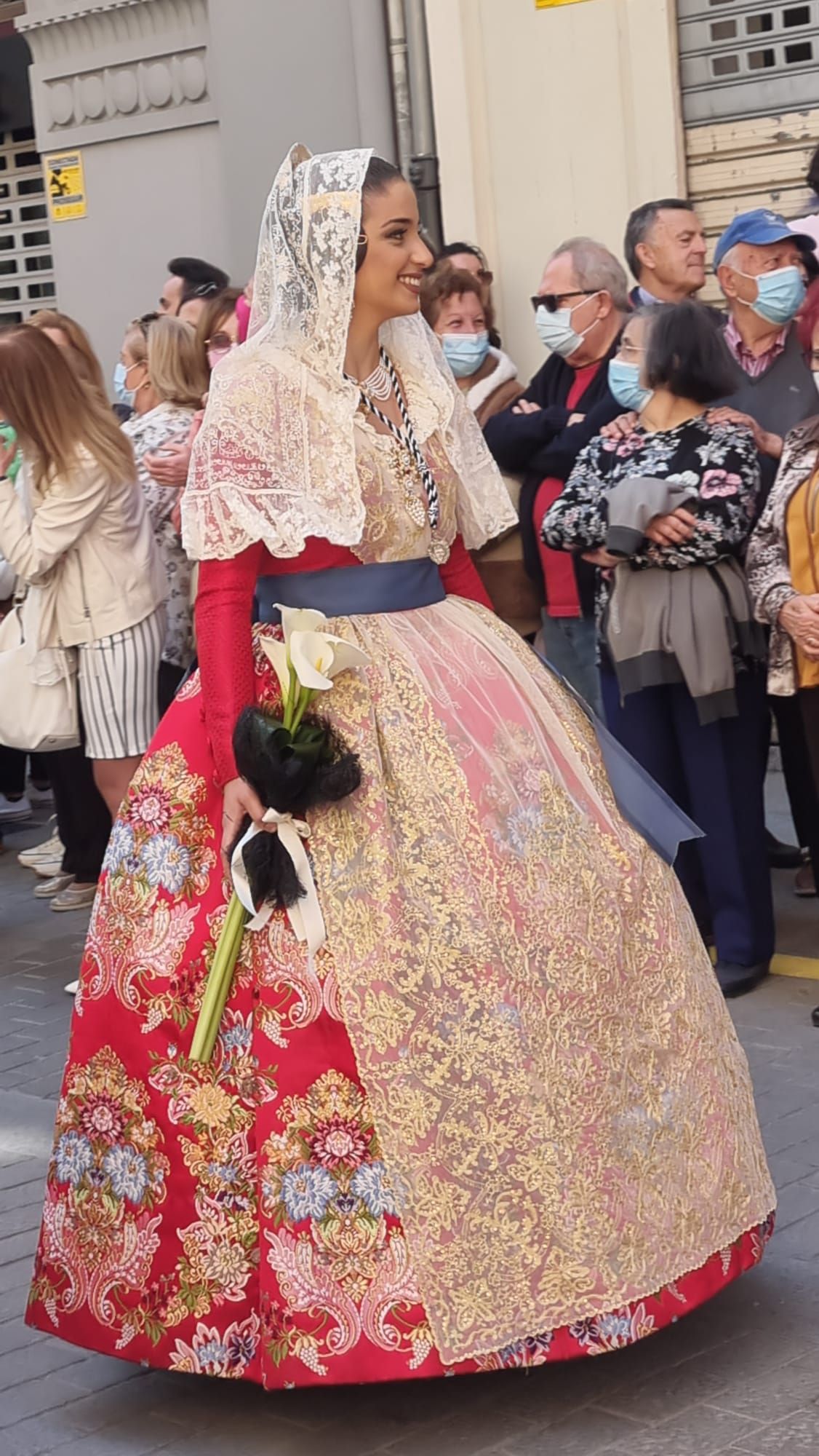 Caras ilustres de las Fallas en la Ofrenda a San Vicente