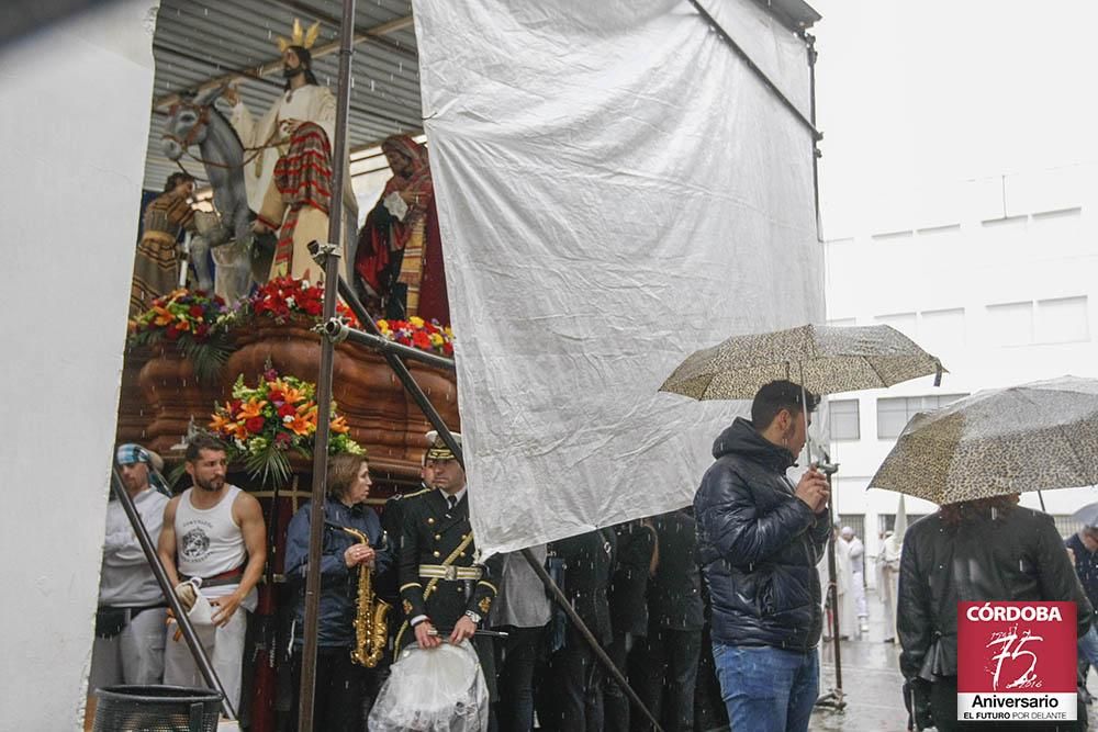 FOTOGALERIA  / Una granizada pone fin a 'La Borriquita'