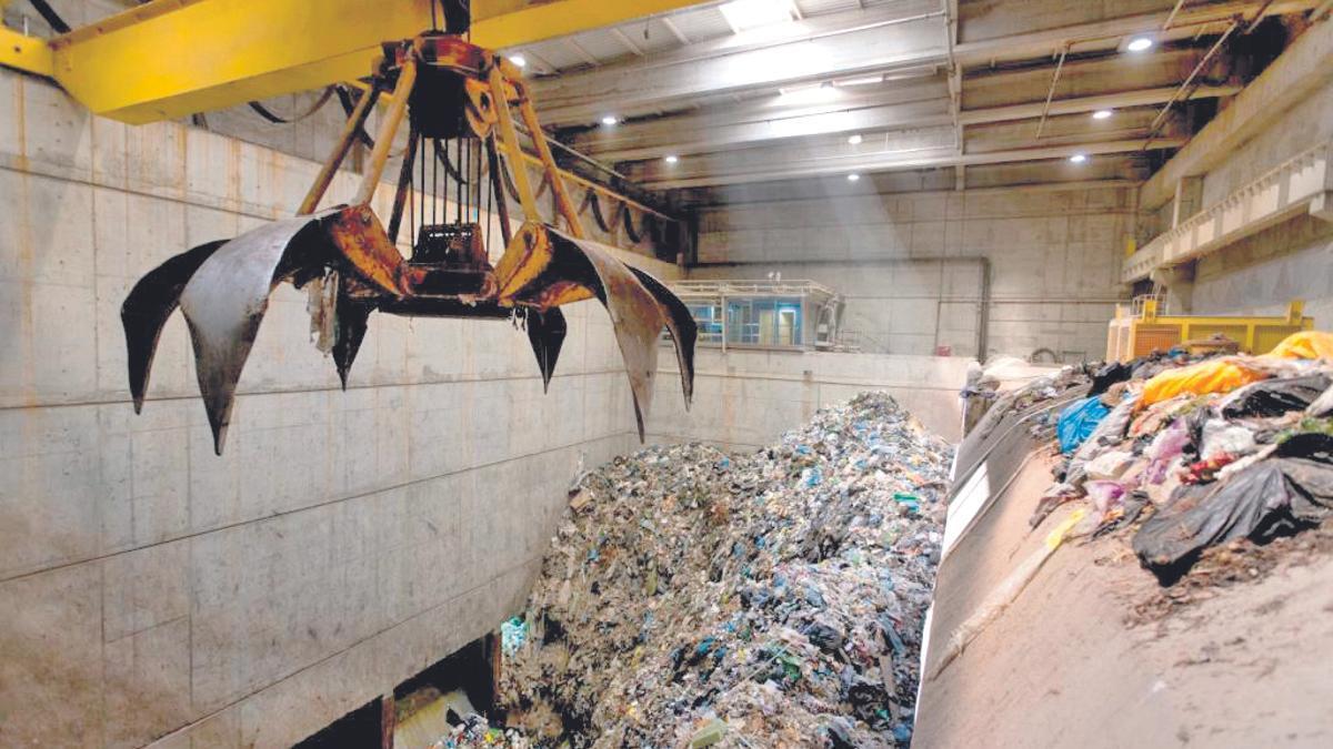 El depósito de Son Reus donde se almacenan los residuos antes de ser incinerados.