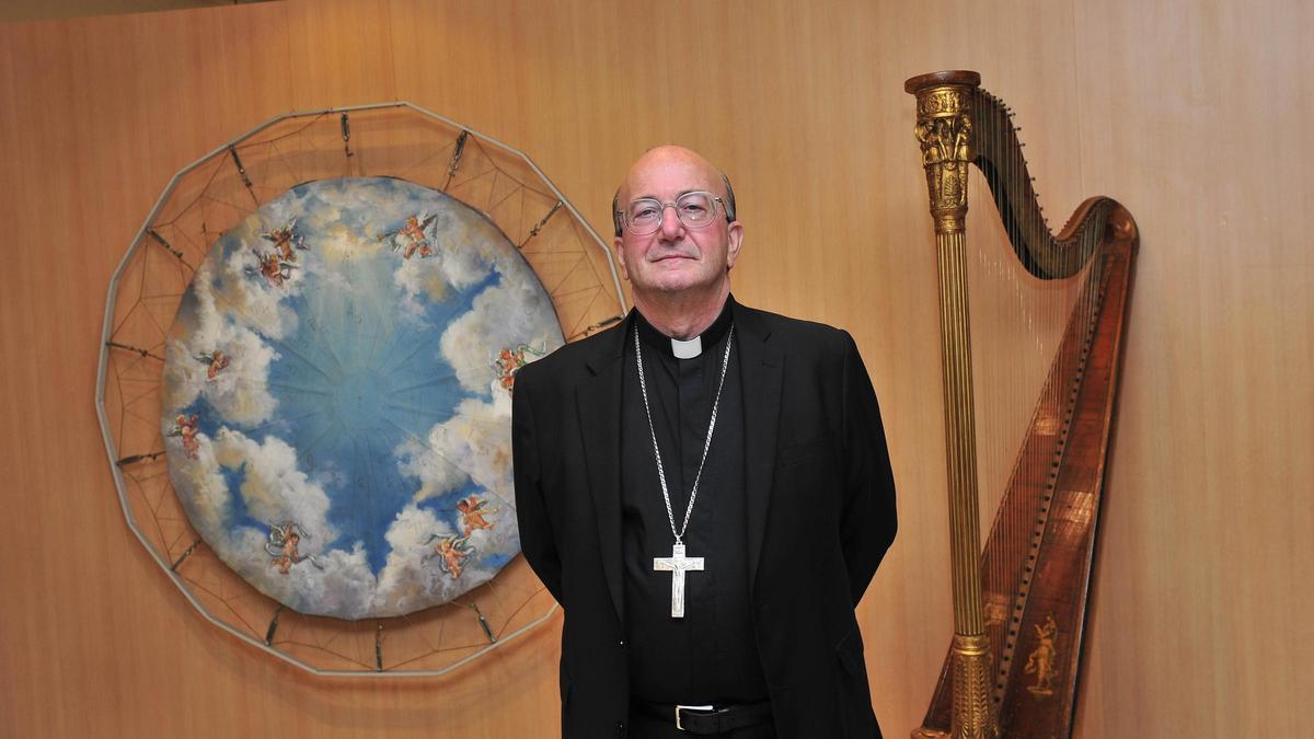 El obispo Francisco Conesa, recientemente en el Museo de la Festa de Elche