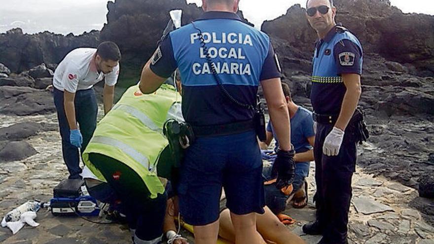 Grave un bañista de Las Canteras