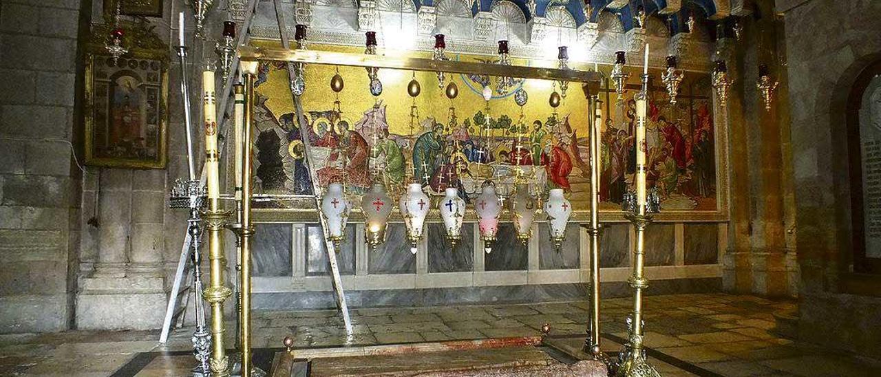 Piedra de la unción de Cristo, en el Santo Sepulcro.