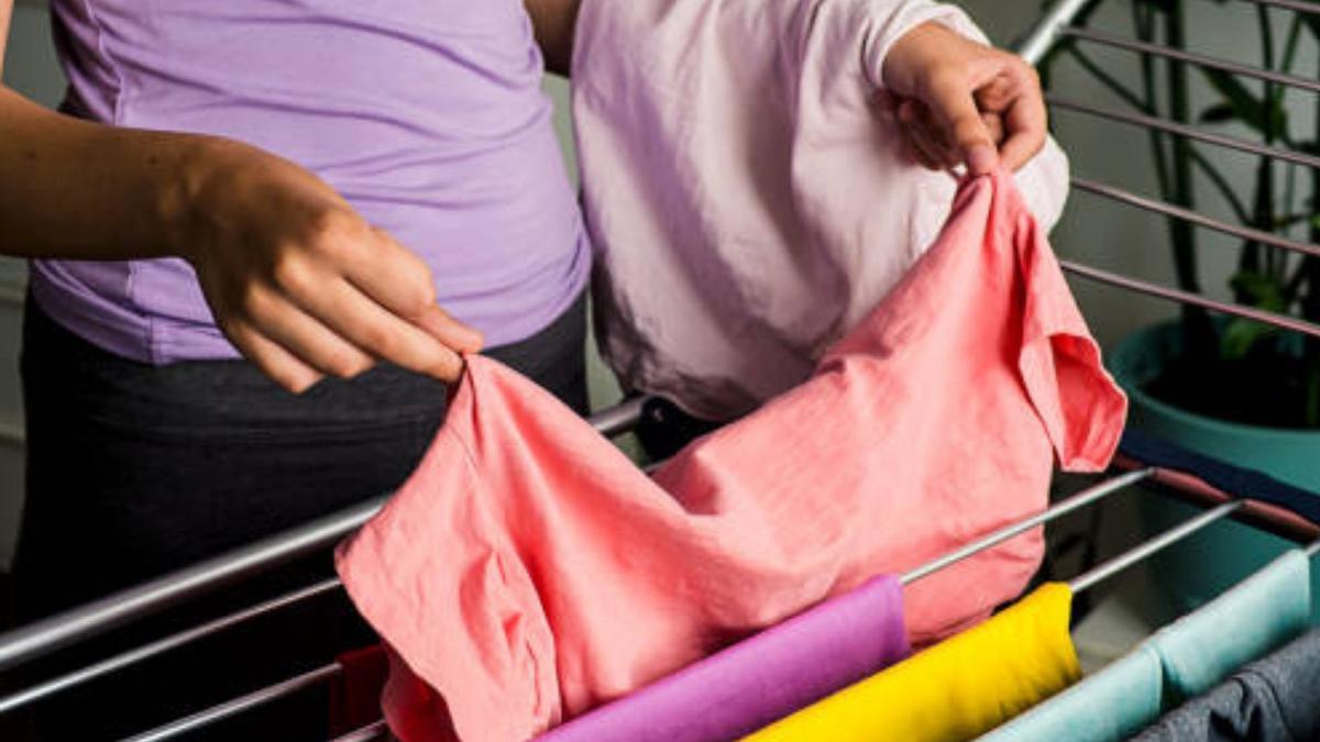 Cinco trucos para secar la ropa dentro de casa