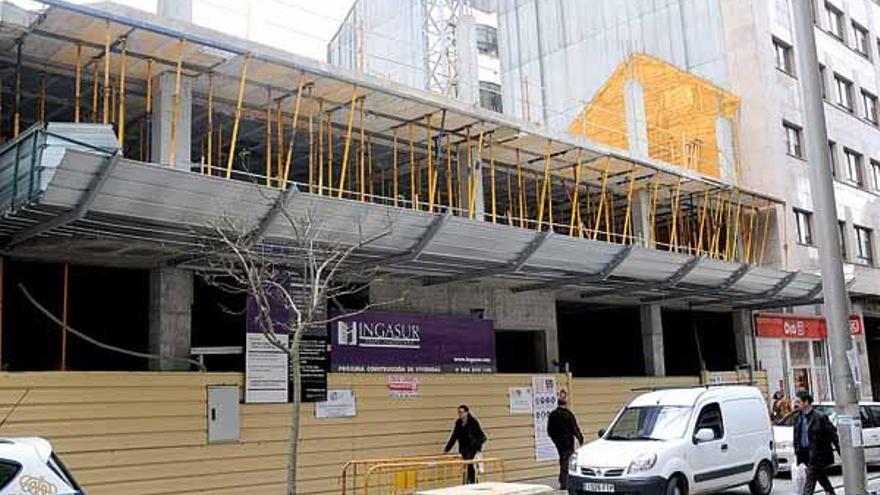 Un edificio en construcción en el casco urbano de Pontevedra.