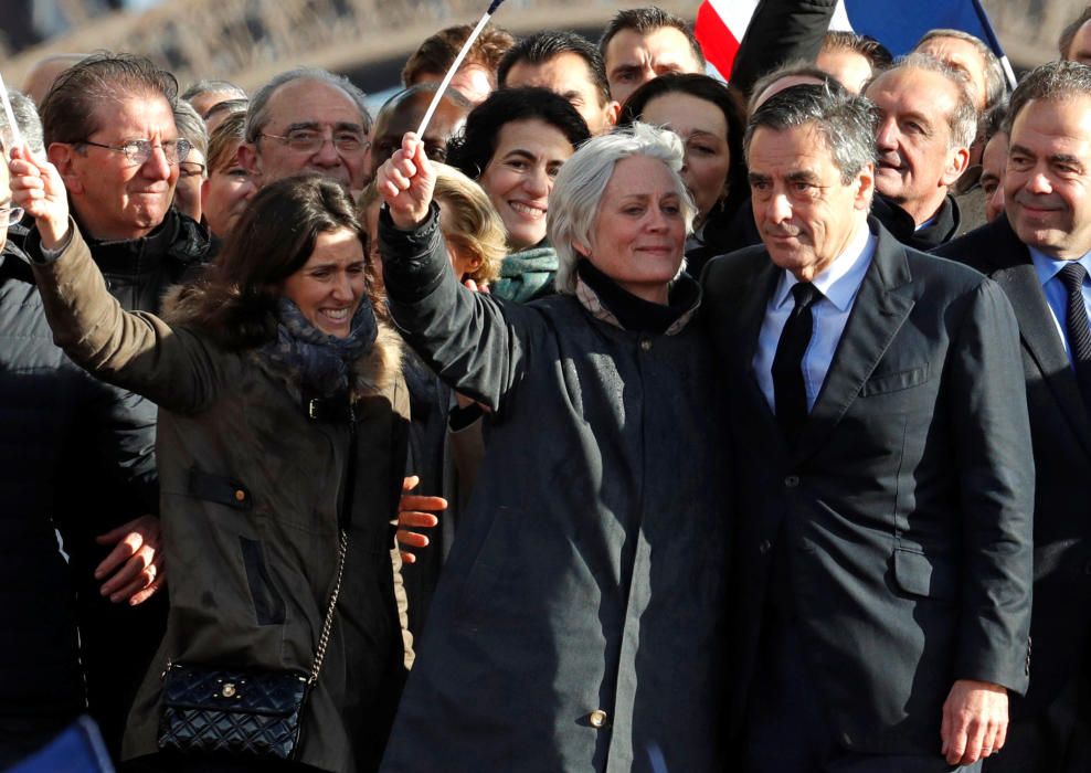 Acto de apoyo a François Fillon en París