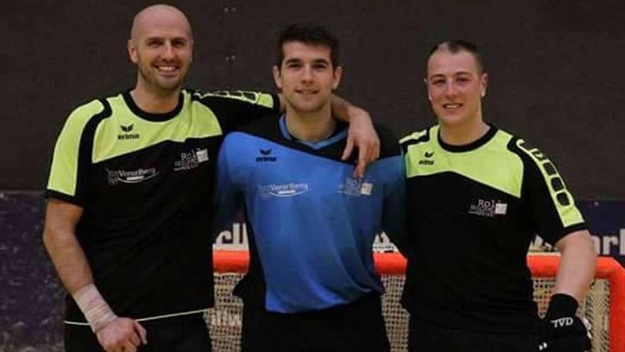 Jesús Gende, Ángel Barbeito y David Rodríguez, con la camiseta del Dornbirn.