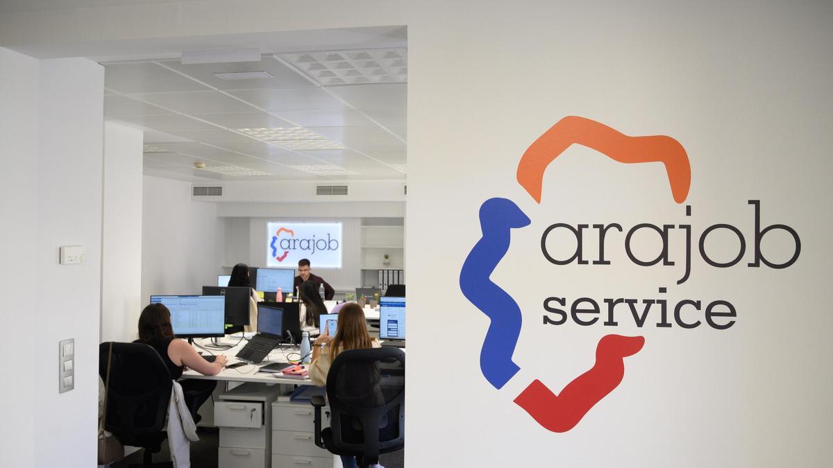 Nuevas oficinas de Arajob en la plaza de España, Zaragoza: la ETT aragonesa que lidera la gestión de recursos humanos y selección de personal en 2025.