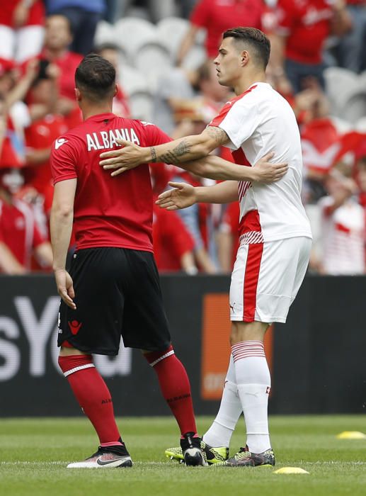 Imágenes del partido Albania - Suiza.