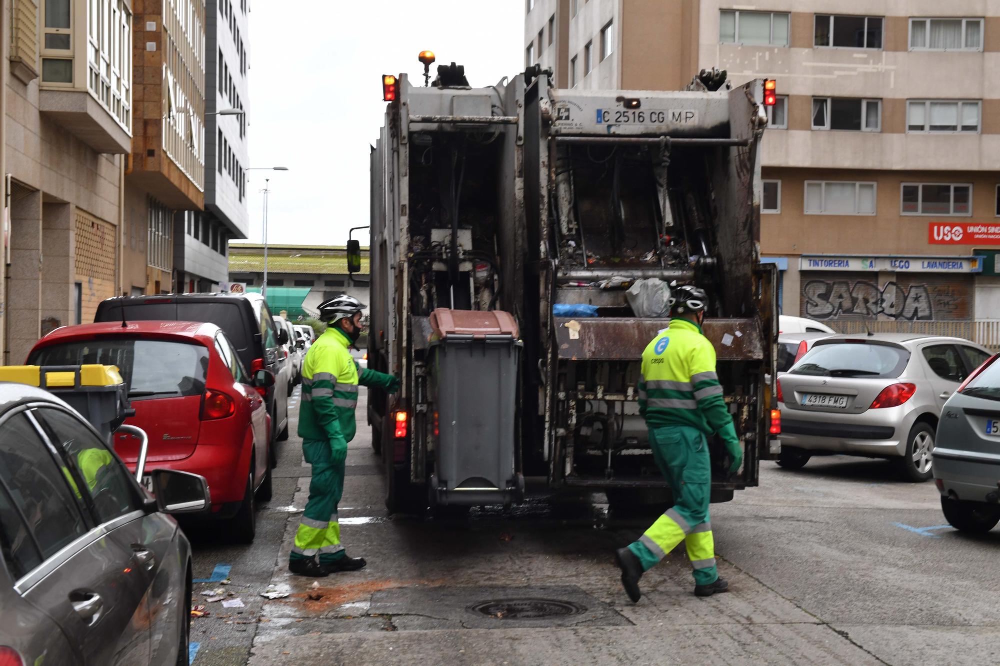 Primer día sin sabotajes tras una semana con problemas para la recogida de basuras en A Coruña