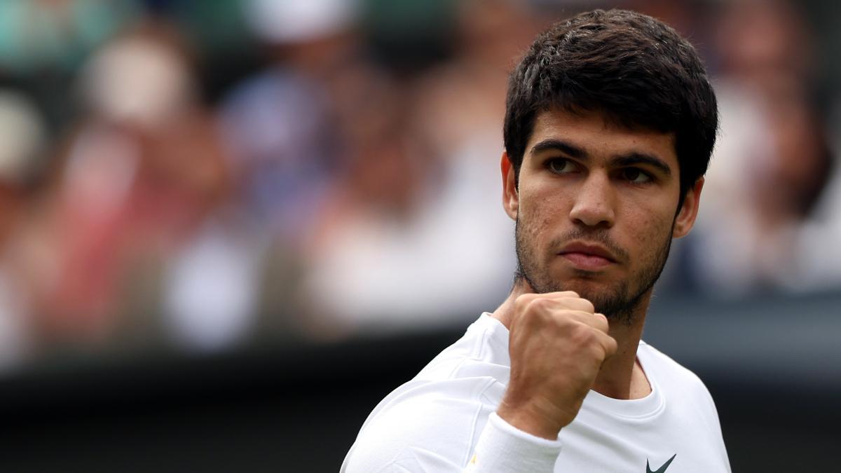 Alcaraz celebra un punto ante Berrettini