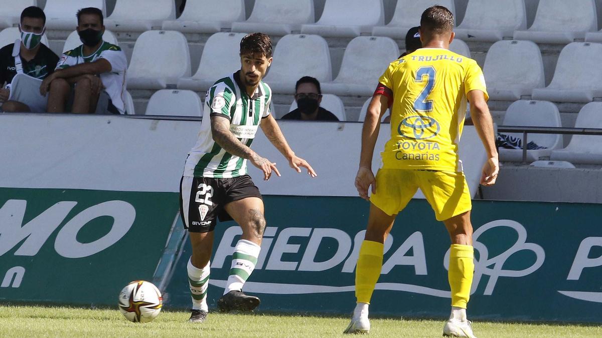 Álex Meléndez, en el partido entre el Córdoba Cf y el San Fernando canario.