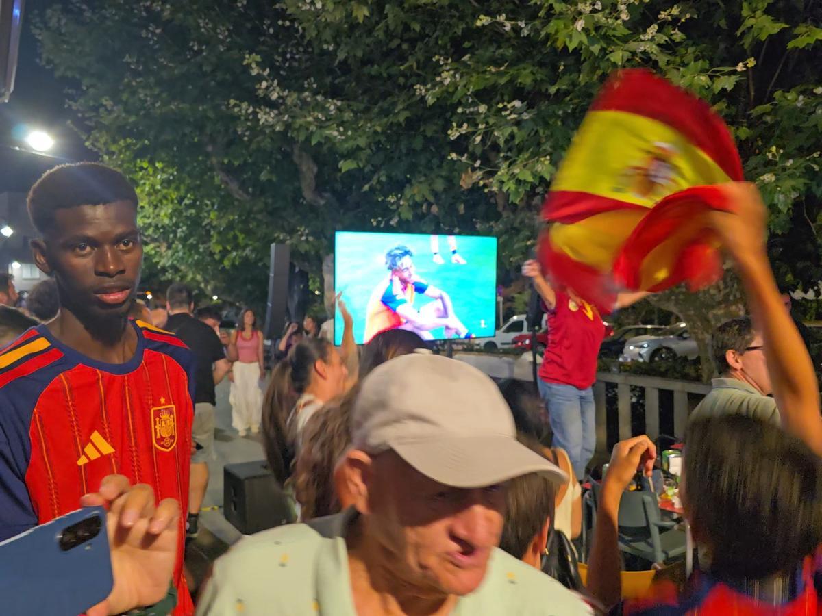 Otro momento de la fiesta en Cangas.