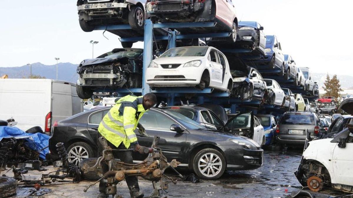 Imagen de archivo de un desguace de coches en Mallorca.