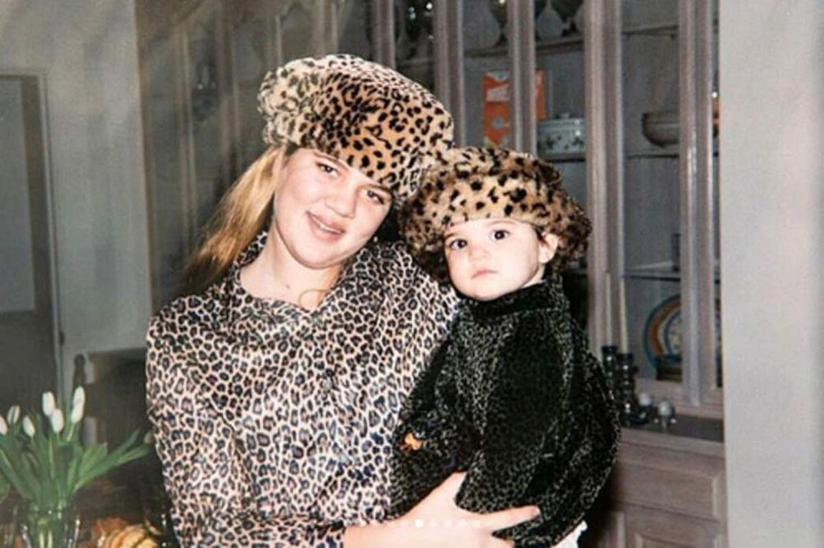 Khloé Kardashian y Kendall Jenner en la década de los 90